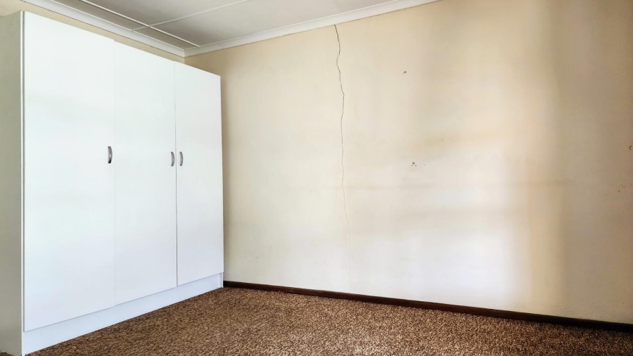 5 Bedroom Property for Sale in Uilenkraalsmond Western Cape